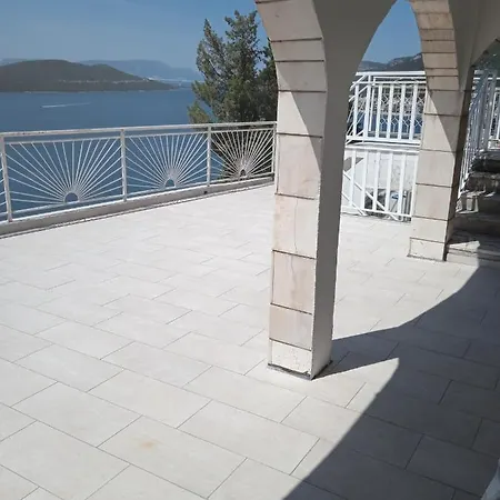 And Barbaric Guest house 3*