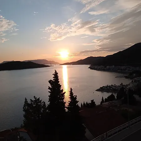 Guest house Guest House Life 3*