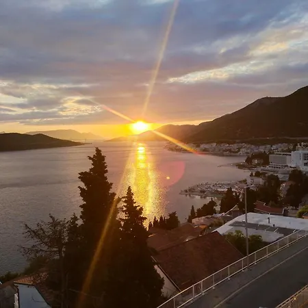 Πανσιόν Guest House Life