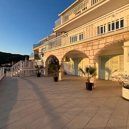 Life Neum