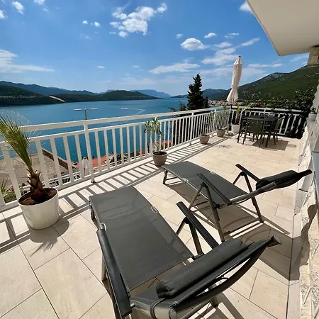 Gostinjska kuća Life 3*
