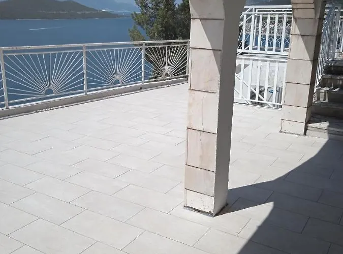 Guest House Life Πανσιόν 3*