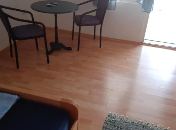 Gostinjska kuća Guest House Life 3*