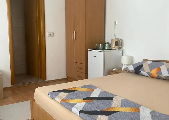 Guest house Guest House Life 3*