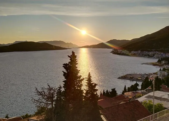 Πανσιόν Guest House Life 3*