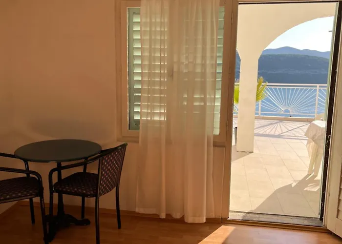 Gostinjska kuća Guest House Life 3*